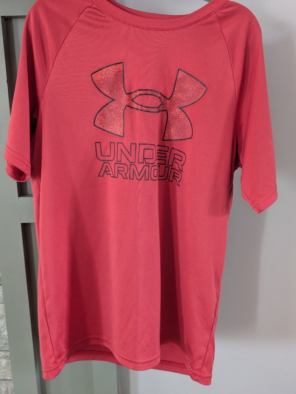 Under Armour Tee - Like New - Size YLG